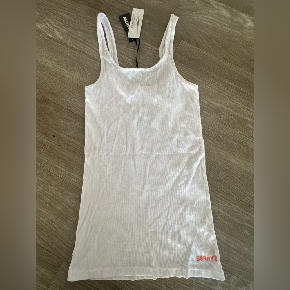 MONROW— Ribbed Tank Top - Picture 3 of 4